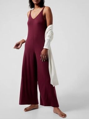ATHLETA DEEP BURGUNDY NIGHT TIME
BLISS SLEEP V-NECK ROMPER - Small
